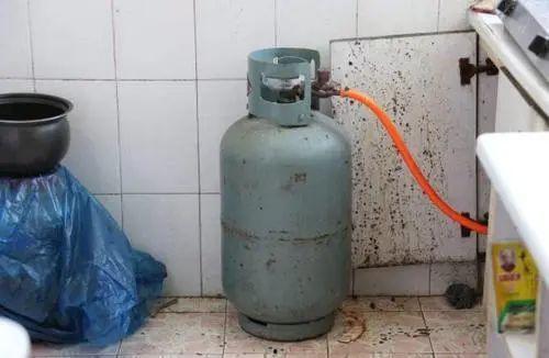 天然气瓶爆料图片高清视频,高清视频揭示瓶内奥秘 第3张 天然气瓶爆料图片高清视频,高清视频揭示瓶内奥秘 第3张