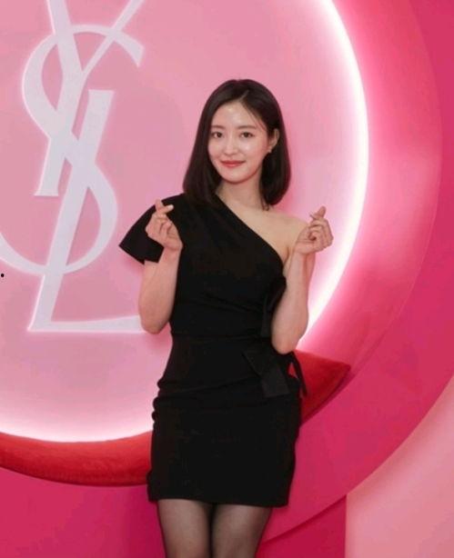 洛阳美女爆料天热视频,清凉一夏尽收眼底  第1张