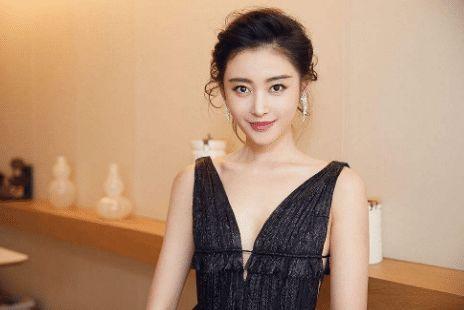 娱乐圈爆料官方女主,官方女主身份揭秘，真相令人震惊！  第2张
