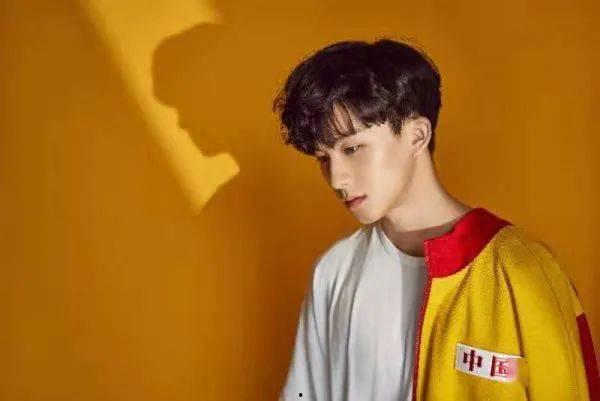 娱乐圈爆料邓伦刘宇宁,神秘恋情曝光引热议